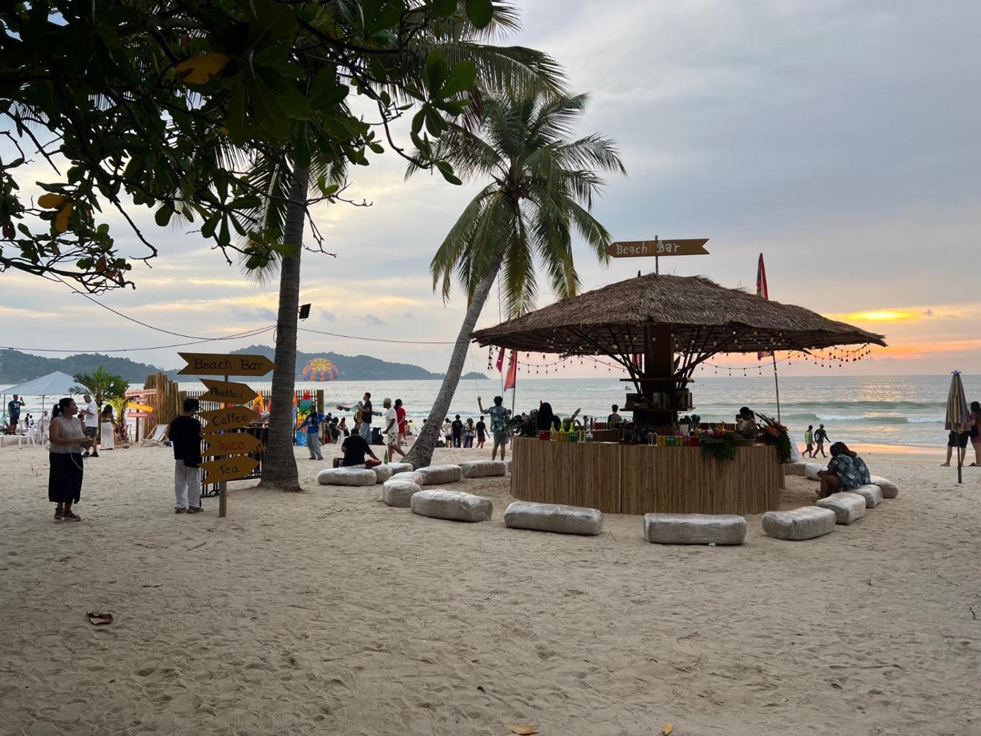 Private Modern Apartments By Patong Vacation Rentals Located In The Heart Of Patong, Walking Distance To The Beach, Kitchen, Private Bathroom, Seating Area, 65" Smart Tv With Free Wifi Zewnętrze zdjęcie