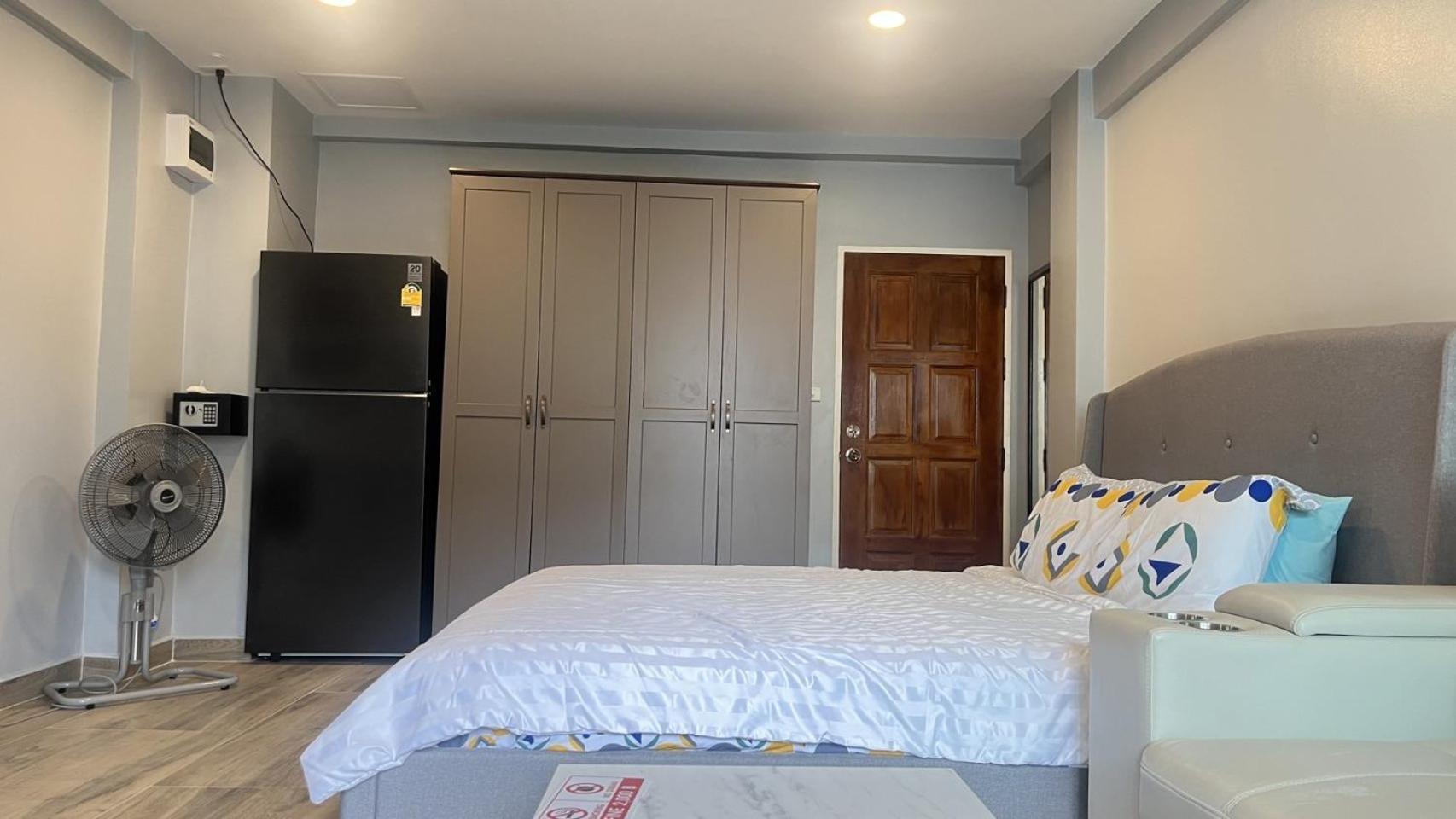 Private Modern Apartments By Patong Vacation Rentals Located In The Heart Of Patong, Walking Distance To The Beach, Kitchen, Private Bathroom, Seating Area, 65" Smart Tv With Free Wifi Zewnętrze zdjęcie